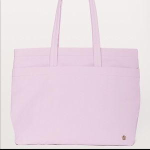 Lululemon on my level tote